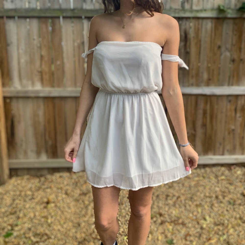 White strapless dress